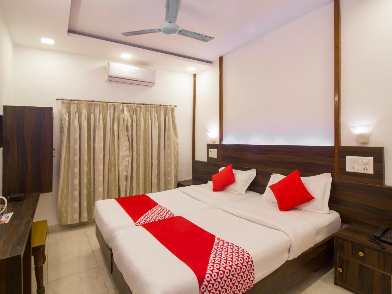 Oyo Flagship 19825 Hotel Panchratna Panvel Exterior foto