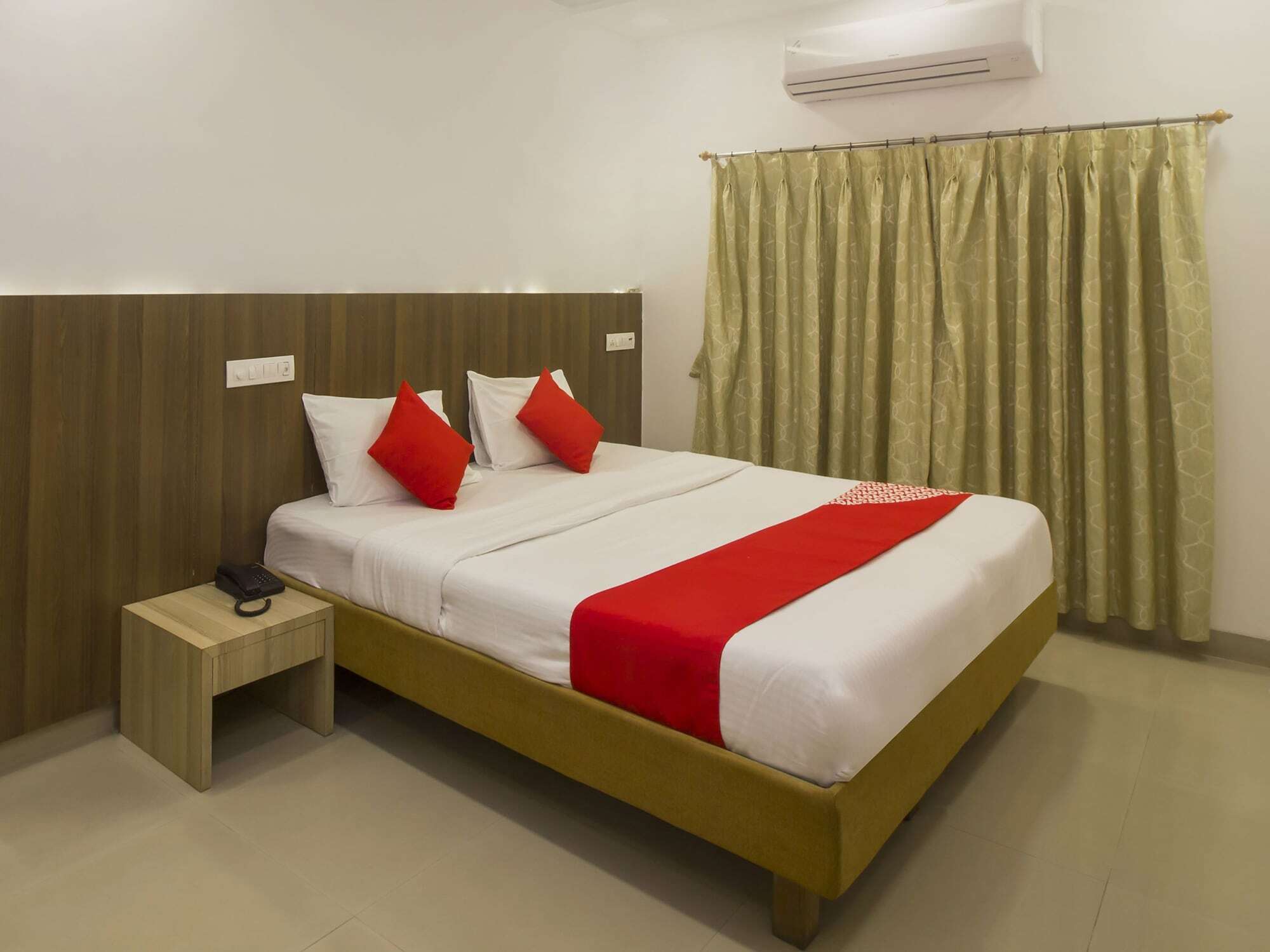 Oyo Flagship 19825 Hotel Panchratna Panvel Exterior foto